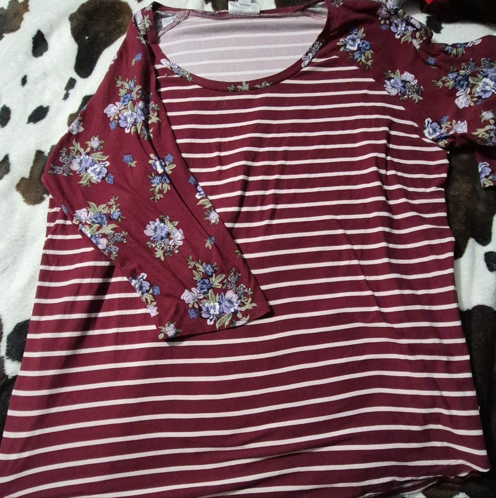 Super Soft Tunic With Floral Print 3/4 Sleeves - Size 3x